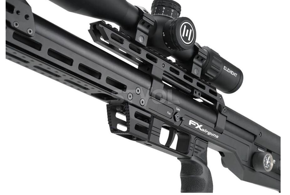 Пневматическая редукторная винтовка FX Airgun Leopard Black Sniper