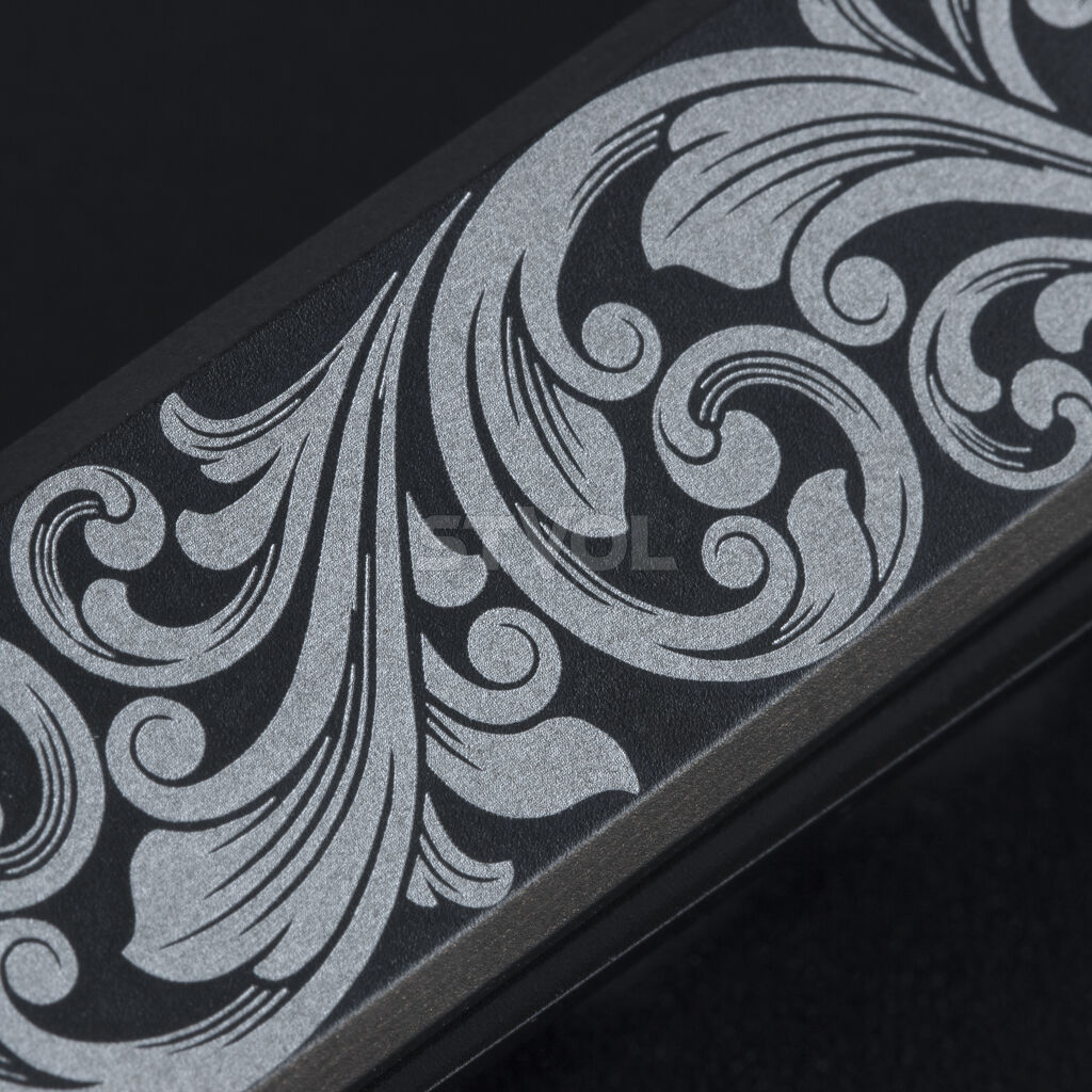 Нож Ocaso "Solstice", Engraved  titanium Scroll Pattern, Black Фото 2