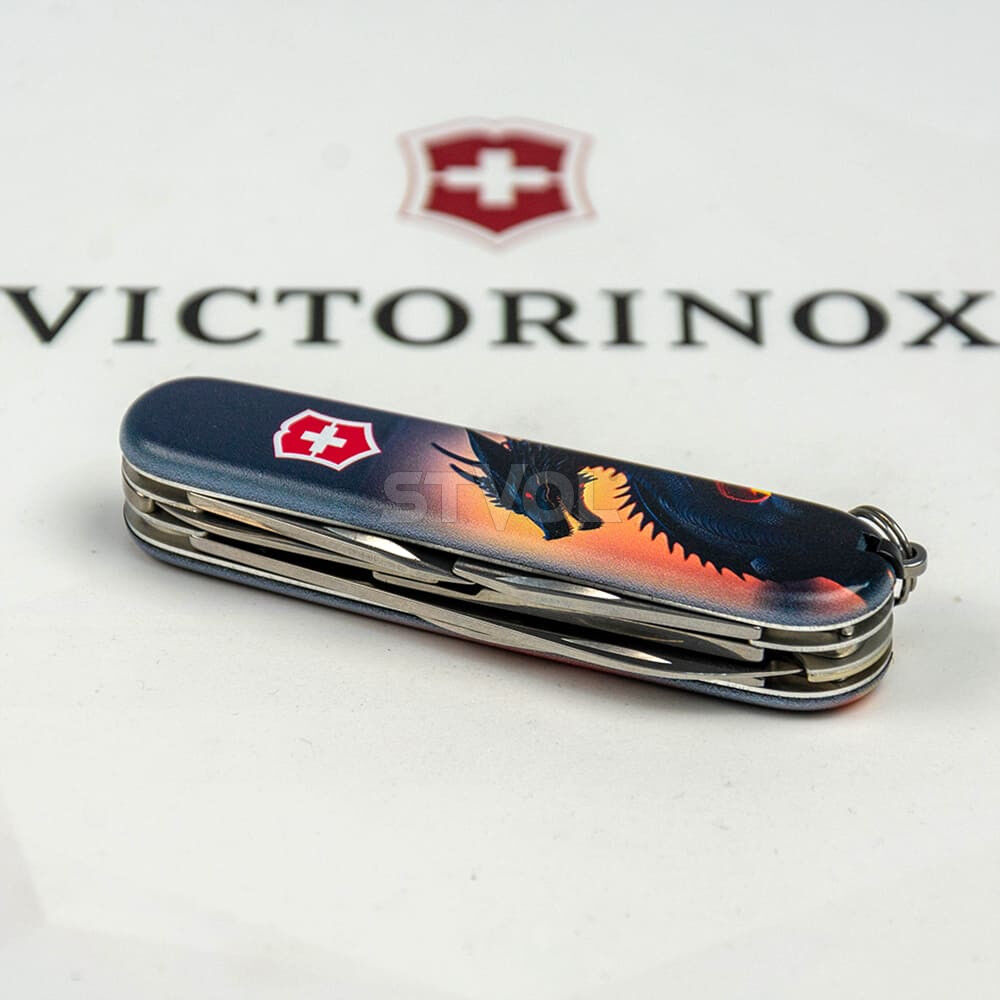 Ніж Victorinox Swiss Army Climber Zodiac Дракон у сонячних променях фото 6