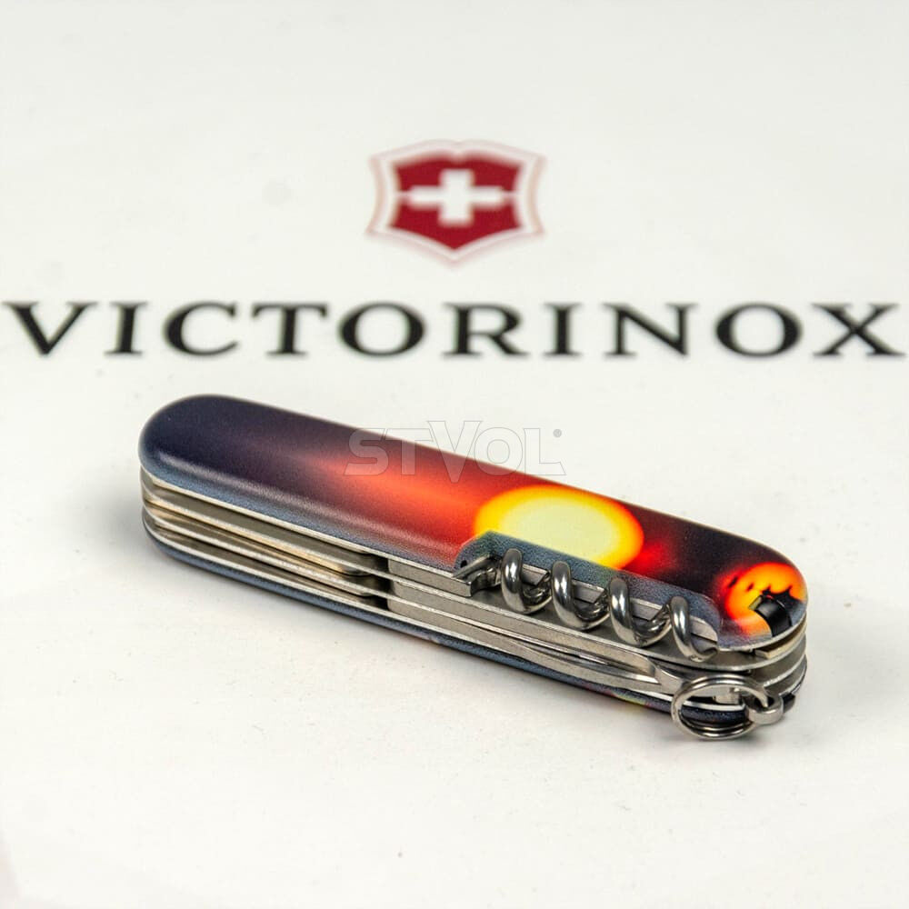 Ніж Victorinox Swiss Army Climber Zodiac Дракон у сонячних променях фото 7