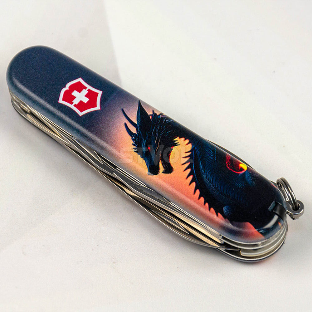 Ніж Victorinox Swiss Army Climber Zodiac Дракон у сонячних променях фото 2